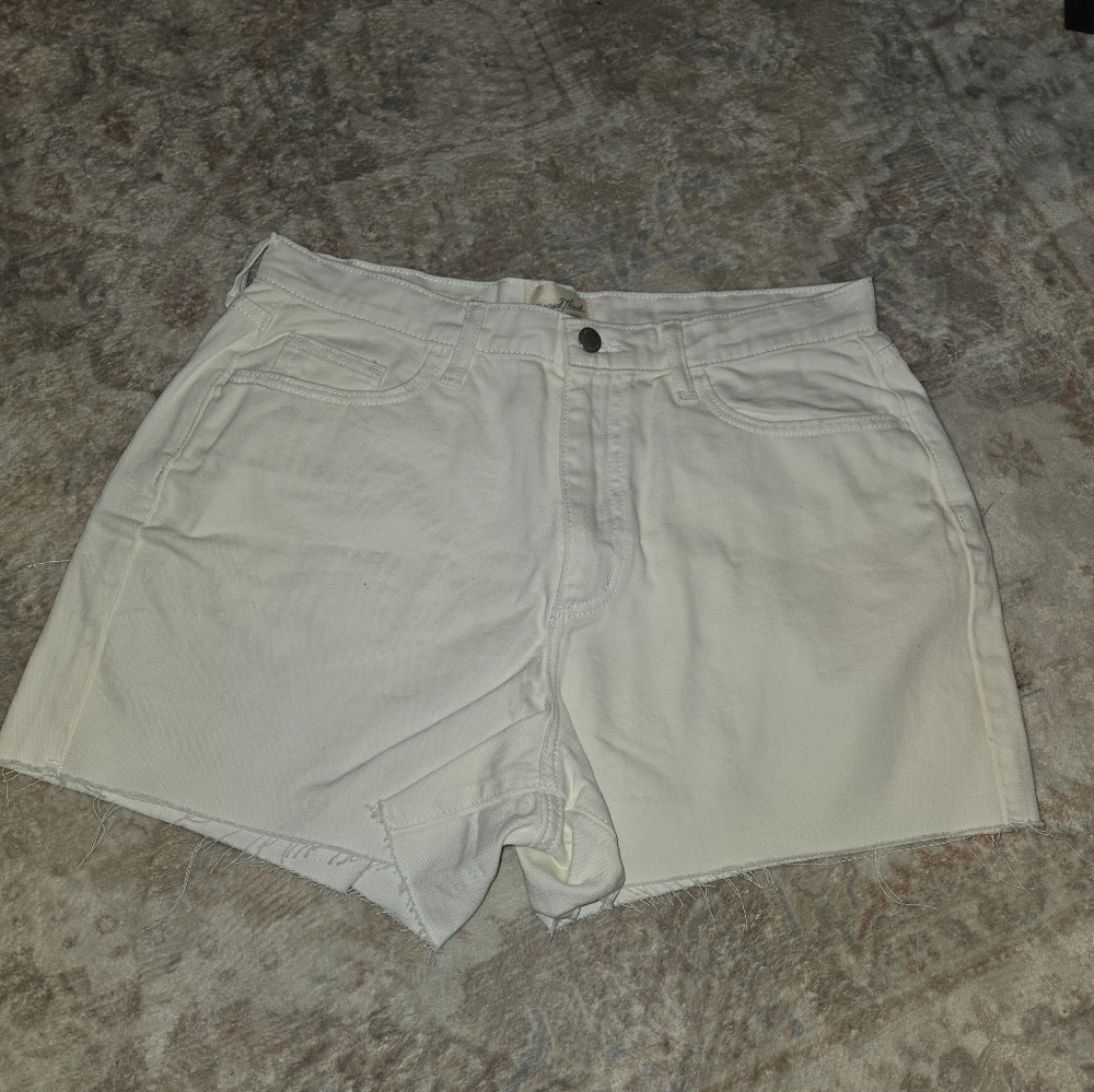 White boyfriend shorts universal thread size 10R